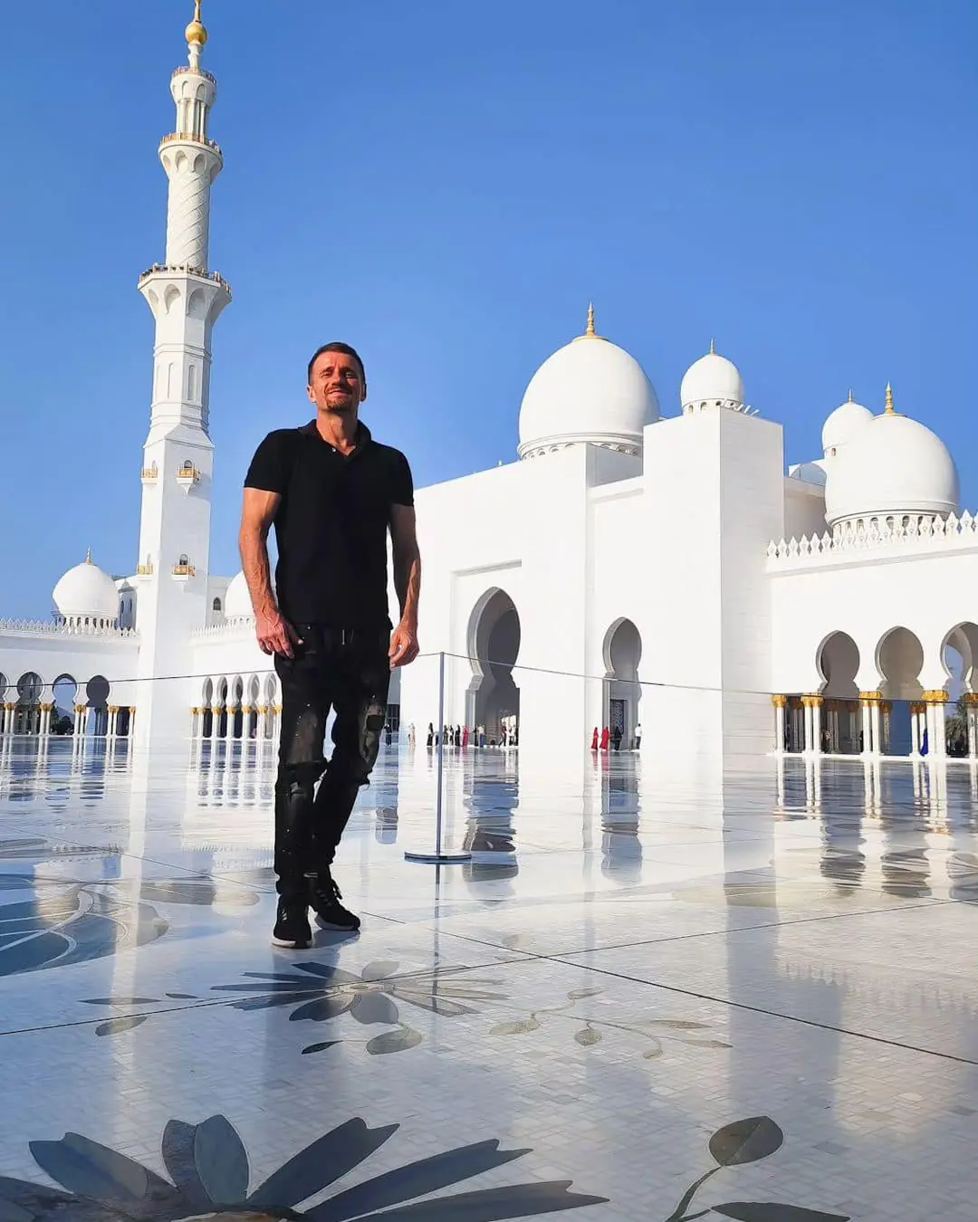Danny at the Sheikh Zayed Grand Mosque
